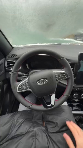 Мужчина решил снять «холодный пуск» Lada Vesta Sport