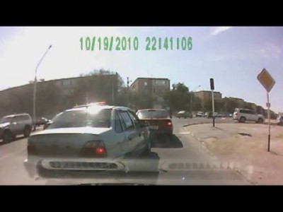 Джип не пропустил скорую