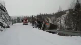 Vogntog tok med seg bergingsbilen -- sjåføren hoppet av i siste liten!