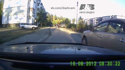 Стою, меняю колесо..