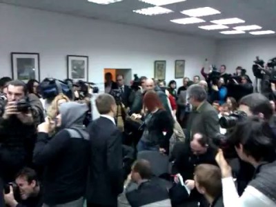 В Жириновского в Киеве бросили квашеной капустой