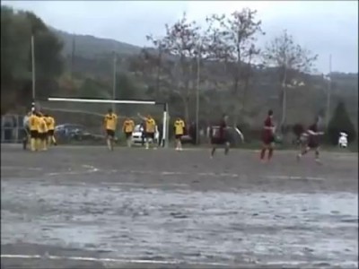 Арбитр показал игроку голубую карточку