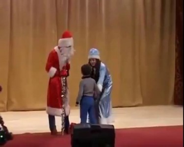 Мальчик послал Деда Мороза ( Boy sent Santa Claus)