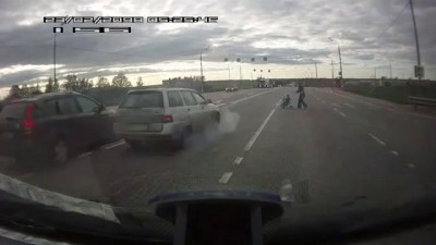 Водитель спас мать с ребенком от ДТП