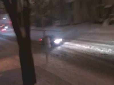 Водителя уволили за «убийство» снеговика в США.