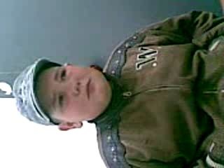 Мальчик украл шоколадку