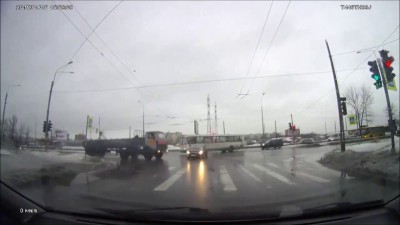 Ой, а вот МАЗ я не заметила...