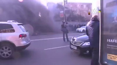 харьковский Оплот состоящий из бойцов рукопашного боя приехал разгонять майдан и получил по сусалам