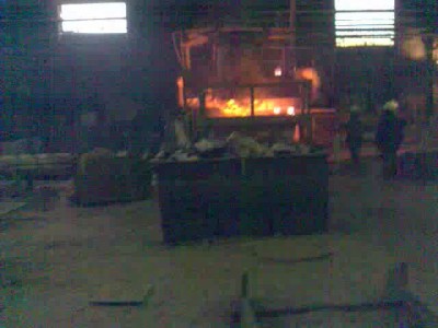 Завалка шихты в печь