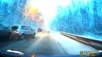 Надо смотреть на дорогу, а не болтать по трубке