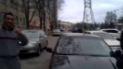 На Павловом Поле двое пьяных арабов устроили ДТП