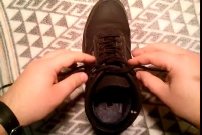 Как быстро завязать шнурки !