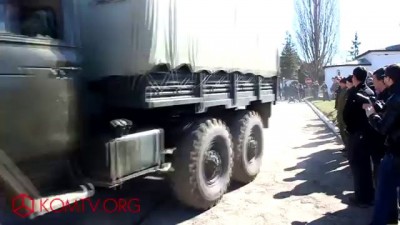 2014 03 03 Военная часть в Перевальном Коментарии жителей