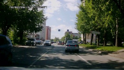 добрый парень на скутере