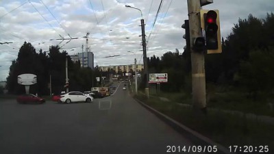 Лихо он повернул...