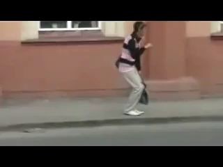 Завис посреди улицы ( Floating in the middle of the street)