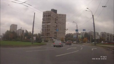 Дама которая не знает ПДД, получила свое...