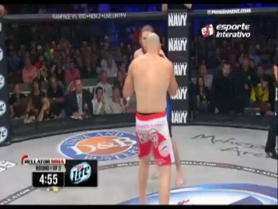 Пэрри Филкинс победил Джереми Кимболла сдачей соперника