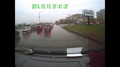 Перепутала педали и въехала в ГАЗель