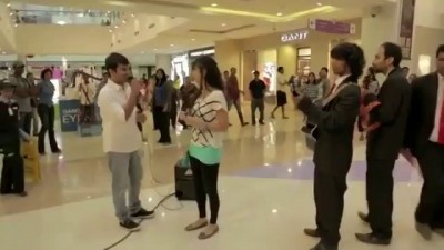 Предложил руку и сердце