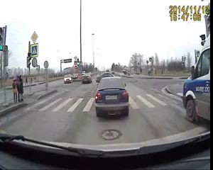 Вылетел на тротуар