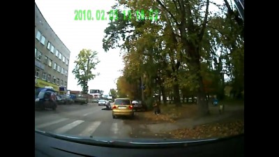 Идиотилло на ВАЗе сбил пешехода