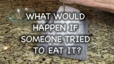 Освежись. америкос ест сухой лед