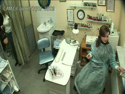 быть мастером маникюра стремновато...