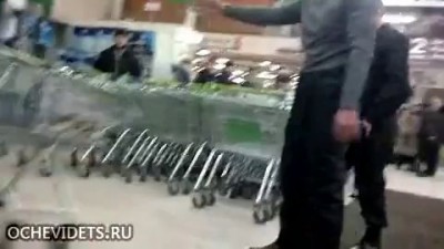 Драка в супермаркете 