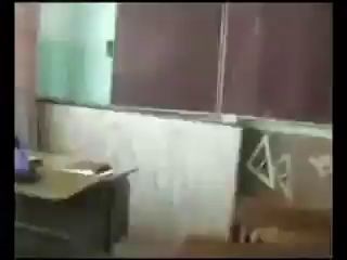 Школота издевается над учителем