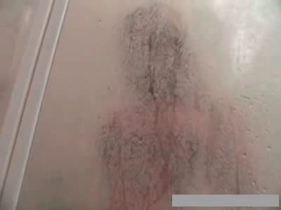 блондинка в душевой