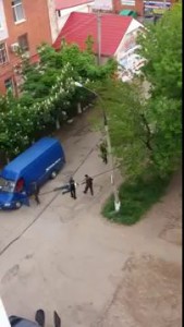 Луганск нападение вооруженных повстанцев