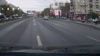Четко оттормозился на красный...