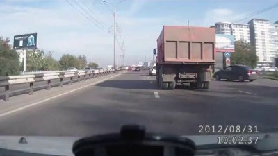 да как он вообще туда попал то??