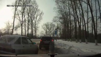 Хитрый водитель ВАЗа решил срезать дорогу