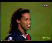 Рональдиньё - красавчик