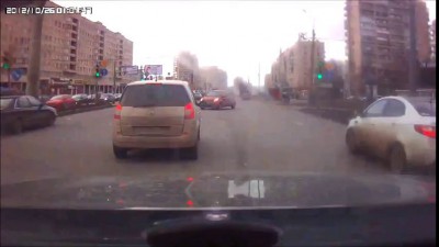 Выехала на встречку и была наказана...