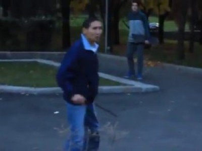Пошли к менту, э! Каратист против скейтеров
