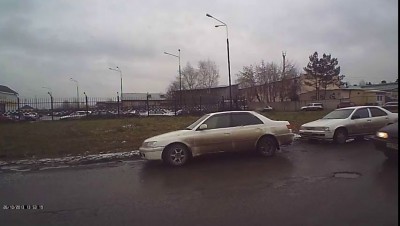 Сваебойка напала на дастер