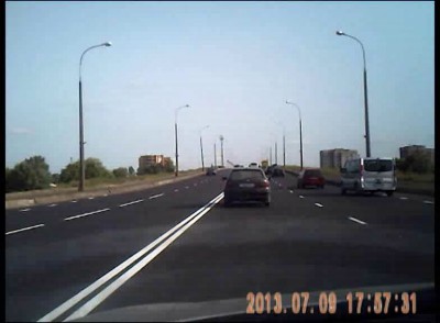 Вытолкал на встречку