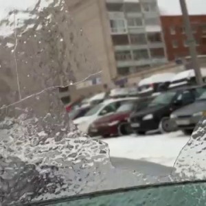 Ледяная корка на стекле