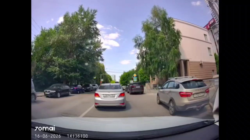 Чтож ты фраер сдал назад?