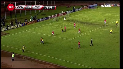 Сам себя рукой соперника