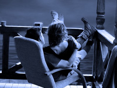 В свете свечи