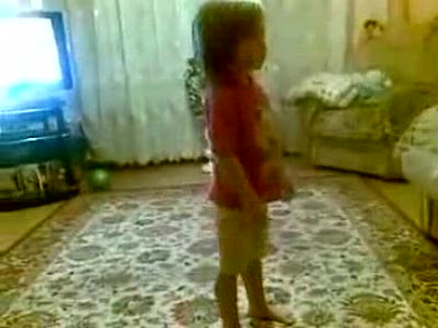 Девочка жестко пилит родителей