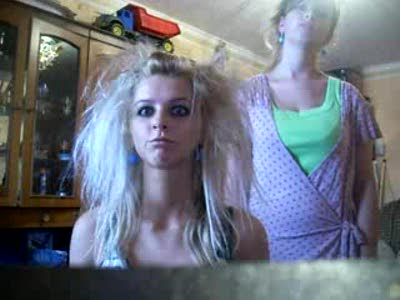 девочки зажигают