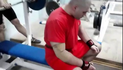 Жим лёжа 115кг 4*3 с паузой