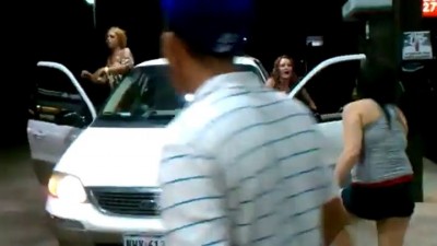 Махач на заправке