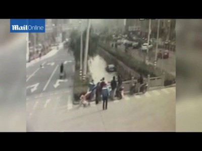 Женщина на машике упала в речку