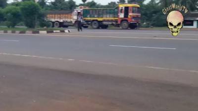 Над головой старика засняли силуэт призрака